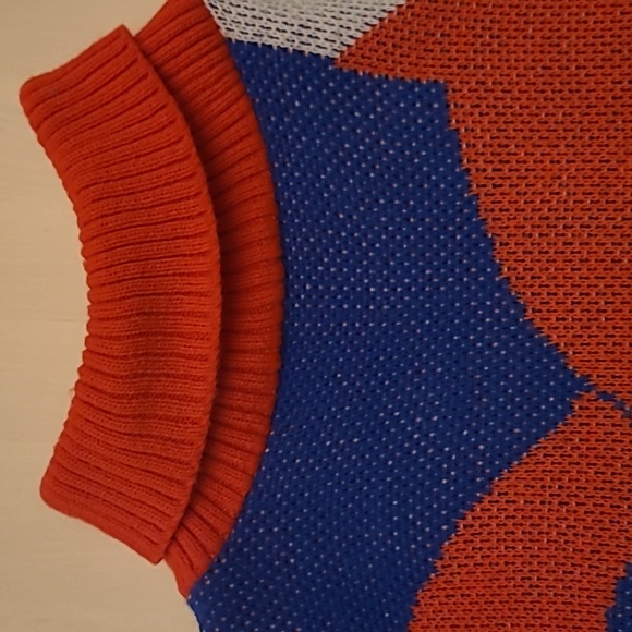 LIKE NEW VTG Pony Club Maximilist Black, Grey, Blue, Red Arrow Print Turtleneck - Picture 3 of 14